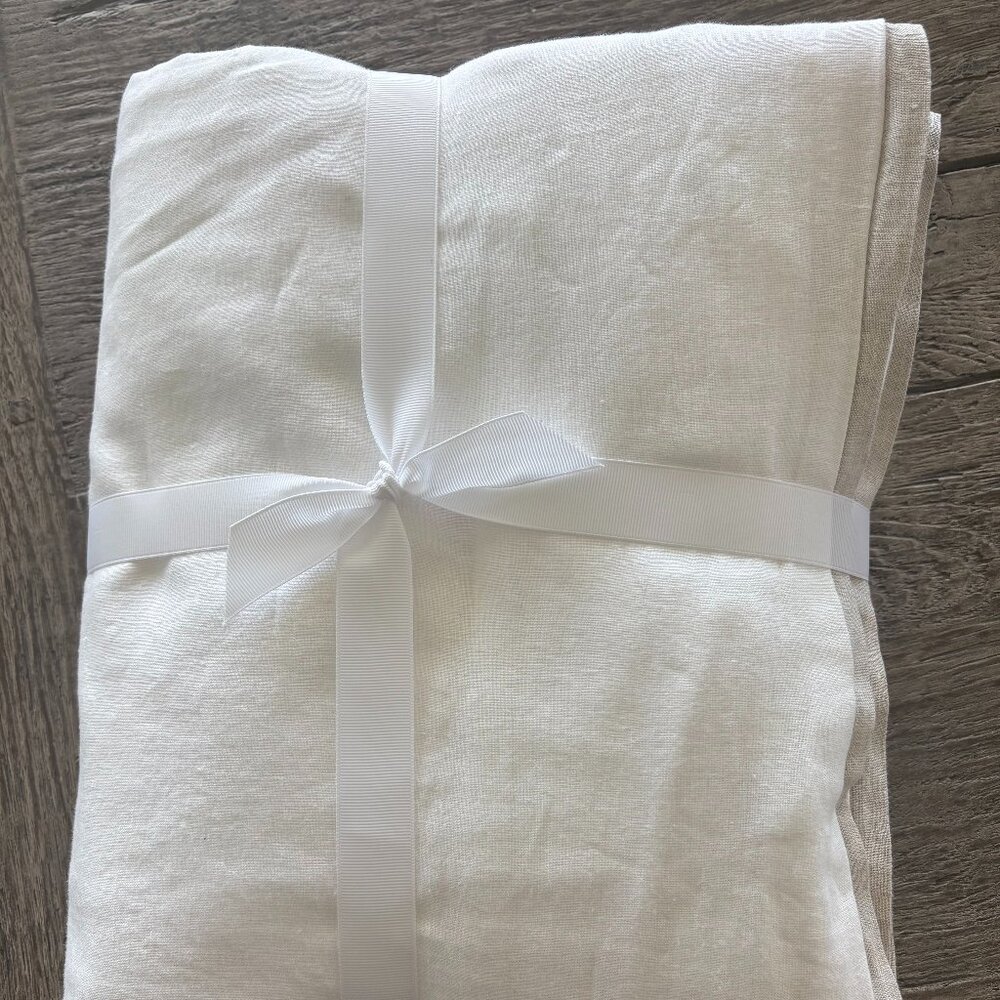 Pottery Barn King Linen Duvet Cover and 3 Euro Shams
